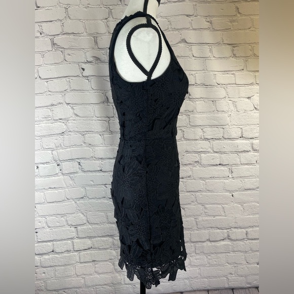 ASTR Black Floral Embroidered Mini Dress Lace size XS Boho Bodycon Sleeveless - Picture 11 of 12